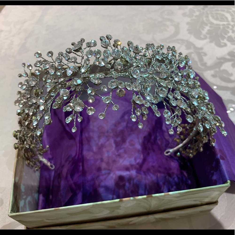 Bridal crystal headpiece